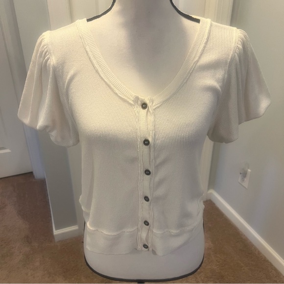 We the free cropped cream colored top. Size medium.  NWT - Picture 1 of 8